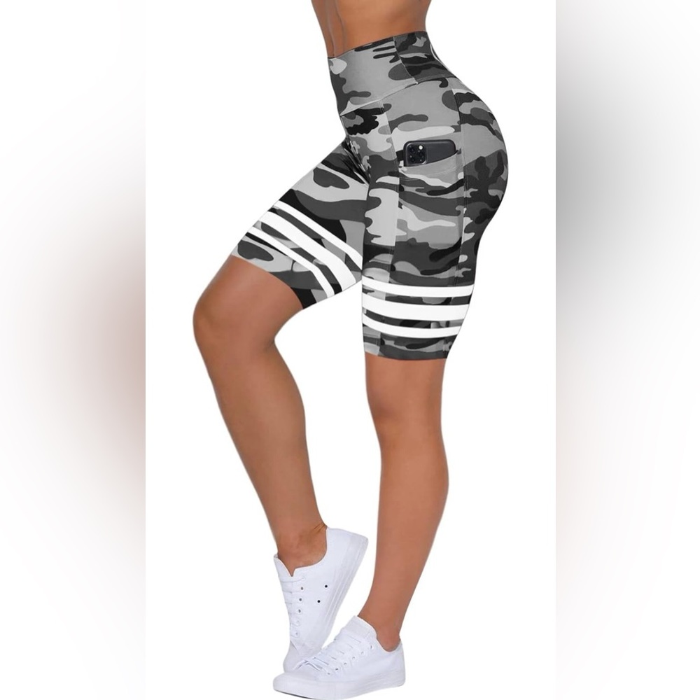 Womens Activewear Shorts Size Large